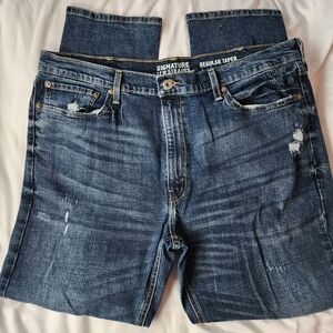 Signature by Levi Strauss Men's Blue Distressed Jeans 40 x 32
